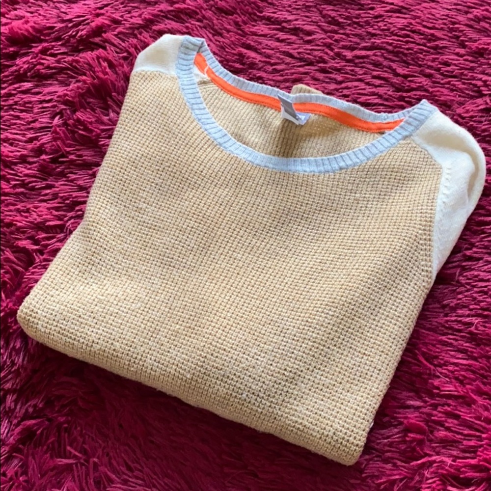 JCP tan sweater - Picture 14 of 14